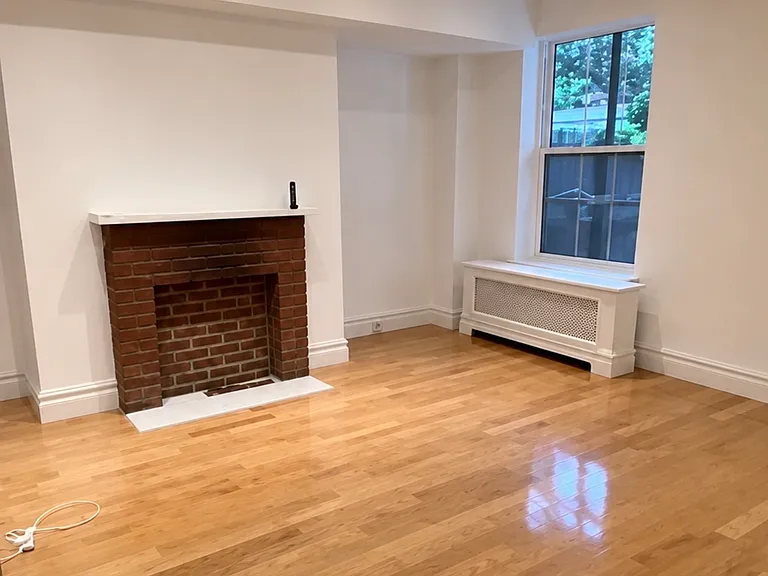 149 E 61st St #1B — Photo 4
