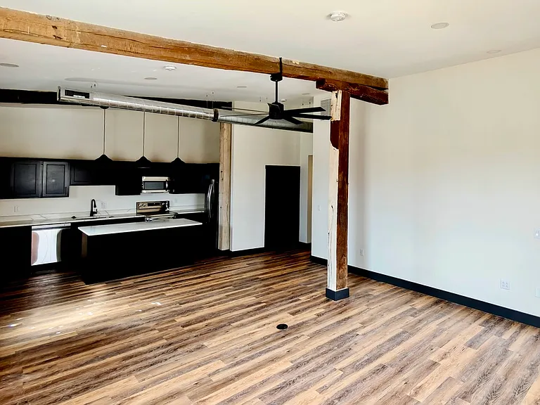 101 W Broadway St #C — Photo 7