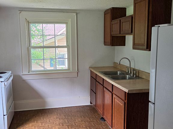 2nd image of 236 Charlotte Rd