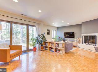 11621 Newbridge Ct, Reston, VA 20191