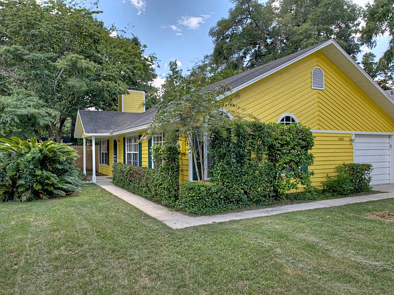 Front of home - alternate view