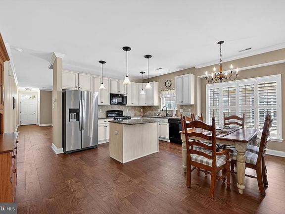 5th image of 127 Weatherby Ln