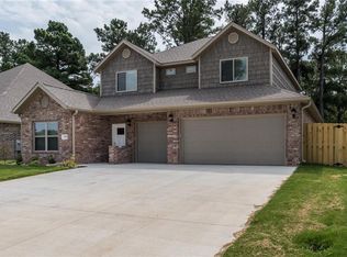 1404 W Fir St, Rogers, AR 72758