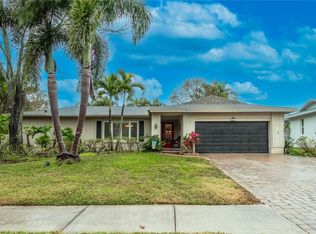 2079 Swan Ln, Safety Harbor, FL 34695