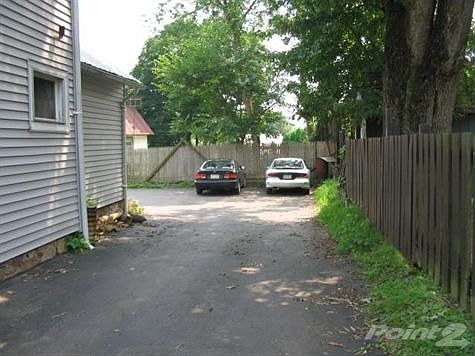 Driveway 55 W Houston
