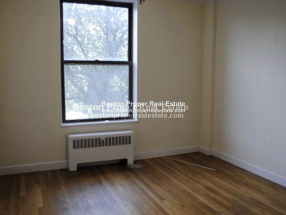 384 Commonwealth #33a Boston - Back Bay Unit Photo 3