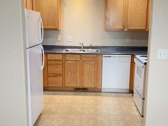 4th image of 2173 Poplar Dr #A-d