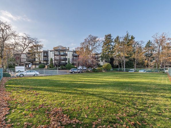 984 McKenzie Apartments, 984 McKenzie Ave, Saanich, BC V8X 4E7
