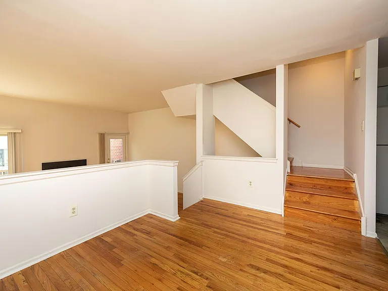 215 N 23rd St — Photo 11