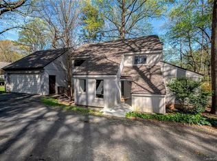 42 Honeysuckle Ct, Clover, SC 29710