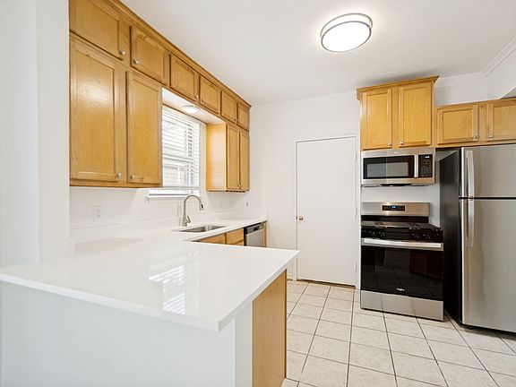 4th image of 6025 Llano Ave