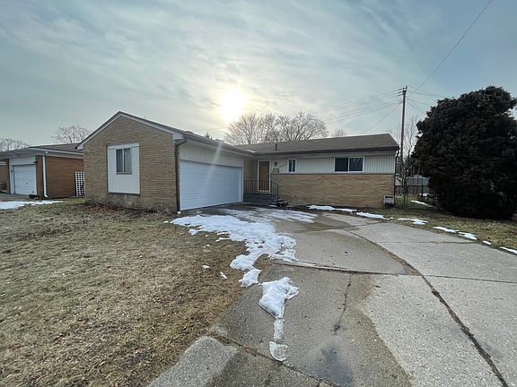 3rd image of 28439 Wexford Dr