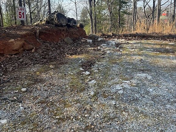 5th image of 208 Lake Forest Dr