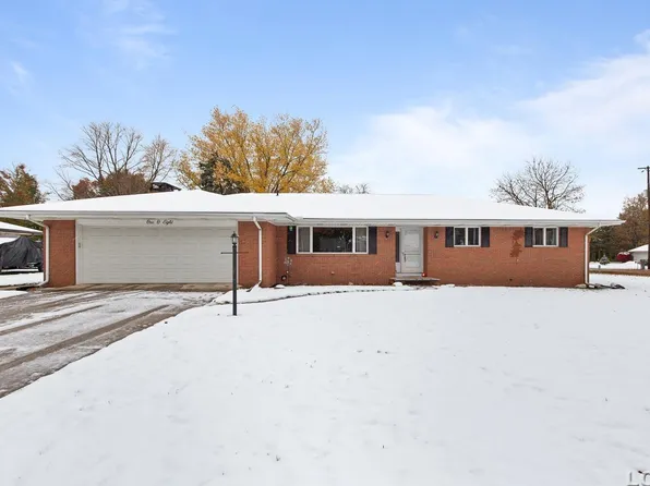 108 River Dr, Blissfield, MI 49228