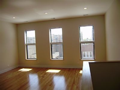 3rd image of 1458 W Chicago Ave