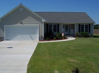 200 Bennett Ln, Richlands, NC 28574