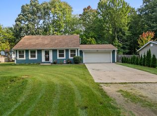 140 W Oak St, Fruitport, MI 49415