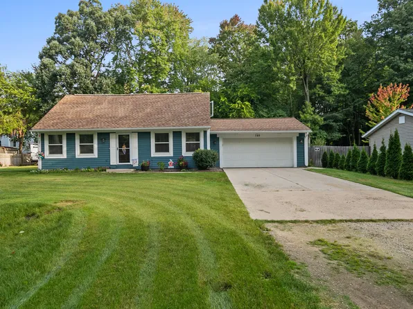 140 W Oak St, Fruitport, MI 49415
