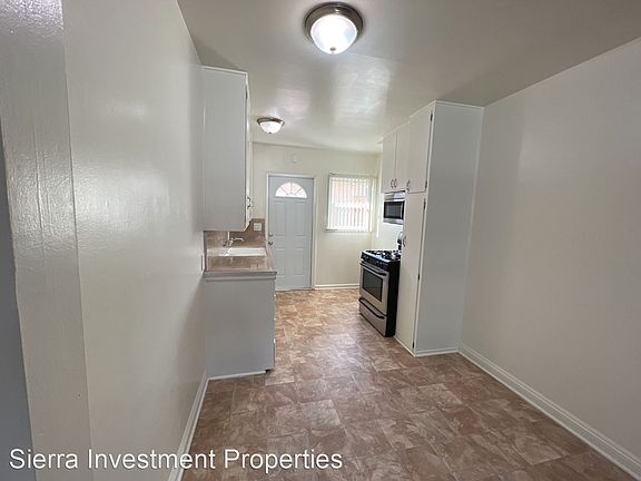 3rd image of 1706 N Hollywood Way Unit B