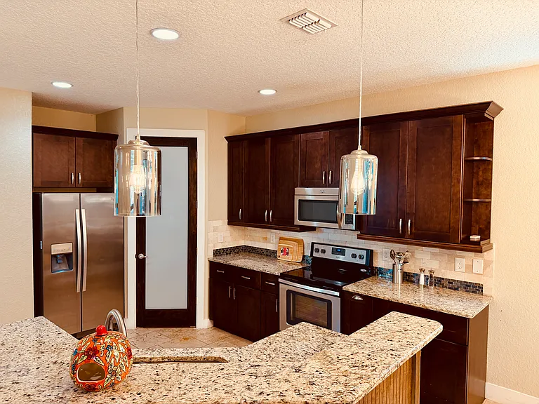 Modern kitchen & Pantry