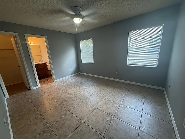 2415 S Cedar Ave #B — Photo 11