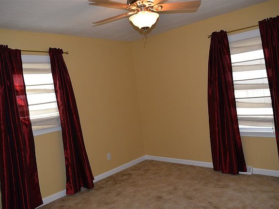 5th image of 634 E Oakdale Ave