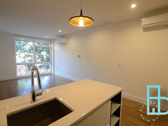 3rd image of 530 Midwood St APT 3F