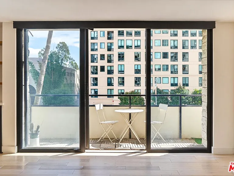 10535 Wilshire Blvd #411 — Photo 4