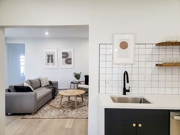 4th image of 247 River St #1
