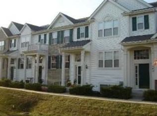 544 Lincoln Station Dr, Oswego, IL