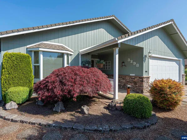 3298 Oakcrest Dr NW, Salem, OR 97304