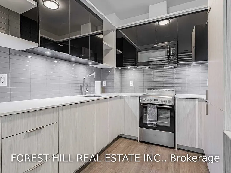 6 Parkwood Ave #Townhouse 102 — Photo 16