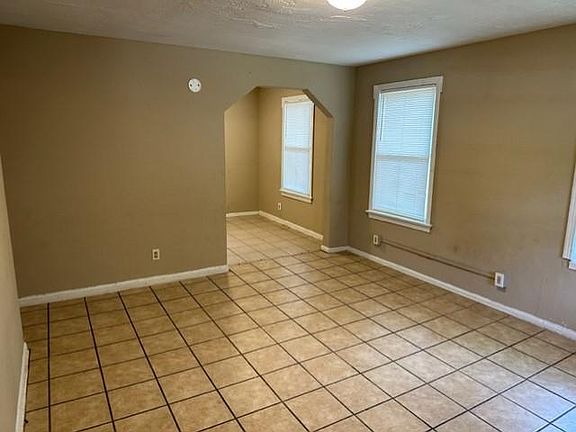 4th image of 5326 Mays Dr