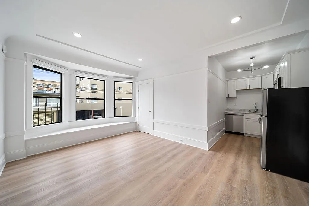 400 28th Ave — Photo 3