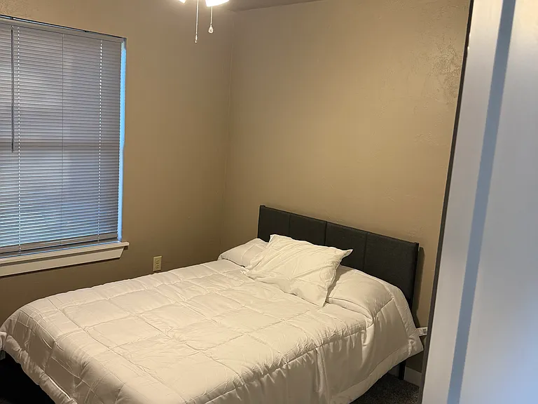 314 W Illinois Ave — Photo 13
