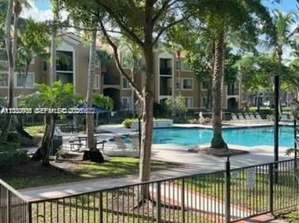 8020 Nob Hill Rd #205, Fort Lauderdale, FL 33321