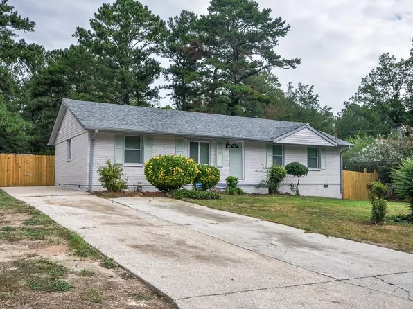 54 Royce Dr, Jonesboro, GA 30238