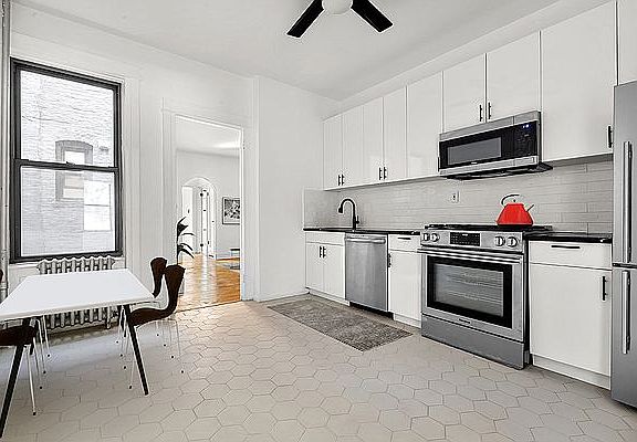 4th image of 30-43 41st St #1