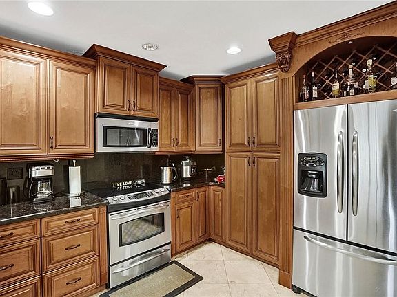 4th image of 11050 NW 36th Street