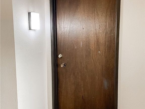 2nd image of 14650 NE 32nd St APT A-1