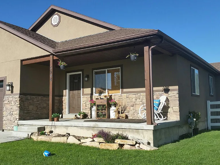 5294 N Bridle Cir — Photo 1