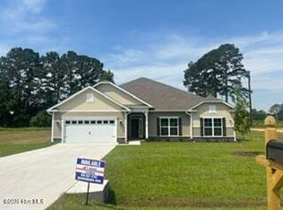 284 Eastwood Dr, Wallace, NC 28466