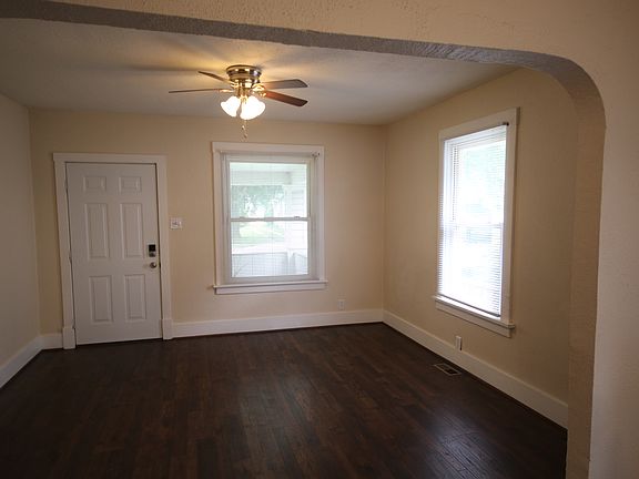 5th image of 819 Troy Rd