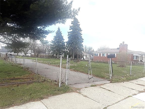 3rd image of 24820 Wagner Ave