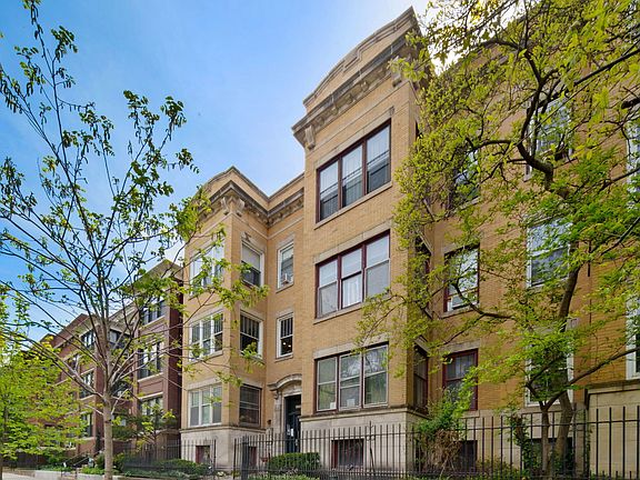 2nd image of 5330 S Hyde Park Blvd APT 2