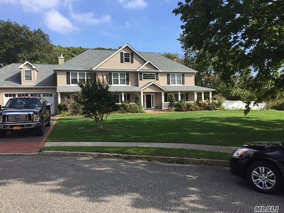 2nd image of 8 Kaywood Ct