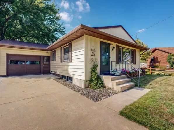 313 3rd Pl NE, Byron, MN 55920