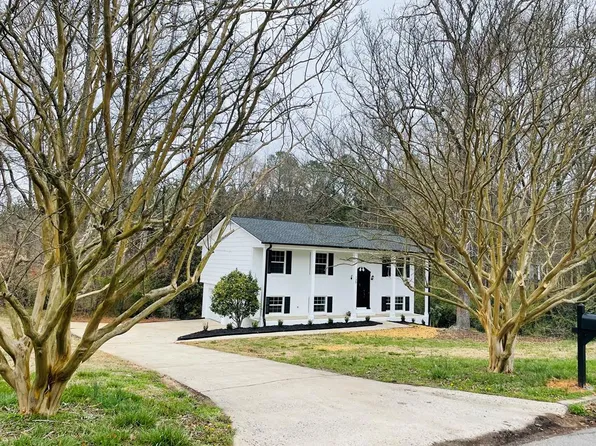 136 Maplewood Dr, Gaffney, SC 29340