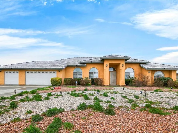 5635 Hollister Rd, Phelan, CA 92371