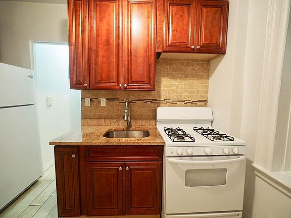 2nd image of 34-27 37th St Unit 1-L